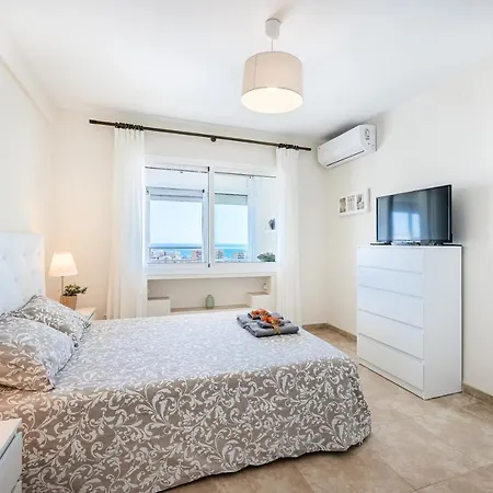 797 Rentals- Espectacular Piso Con Vista Al Mar Y Al Puerto 公寓 贝纳尔马德纳