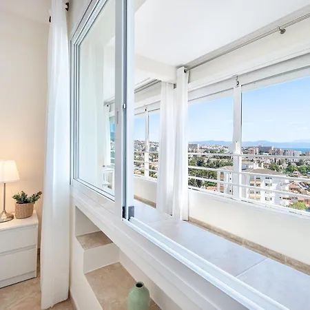 Apartment 797 Rentals- Espectacular Piso Con Vista Al Mar Y Al Puerto Benalmadena